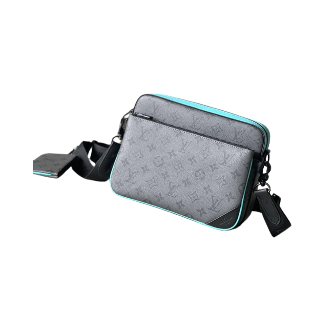 LOUIS VUITTON Trio Messenger
