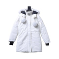 MOOSE KNUCKLES Parka Bianca con Pompon in Pelliccia