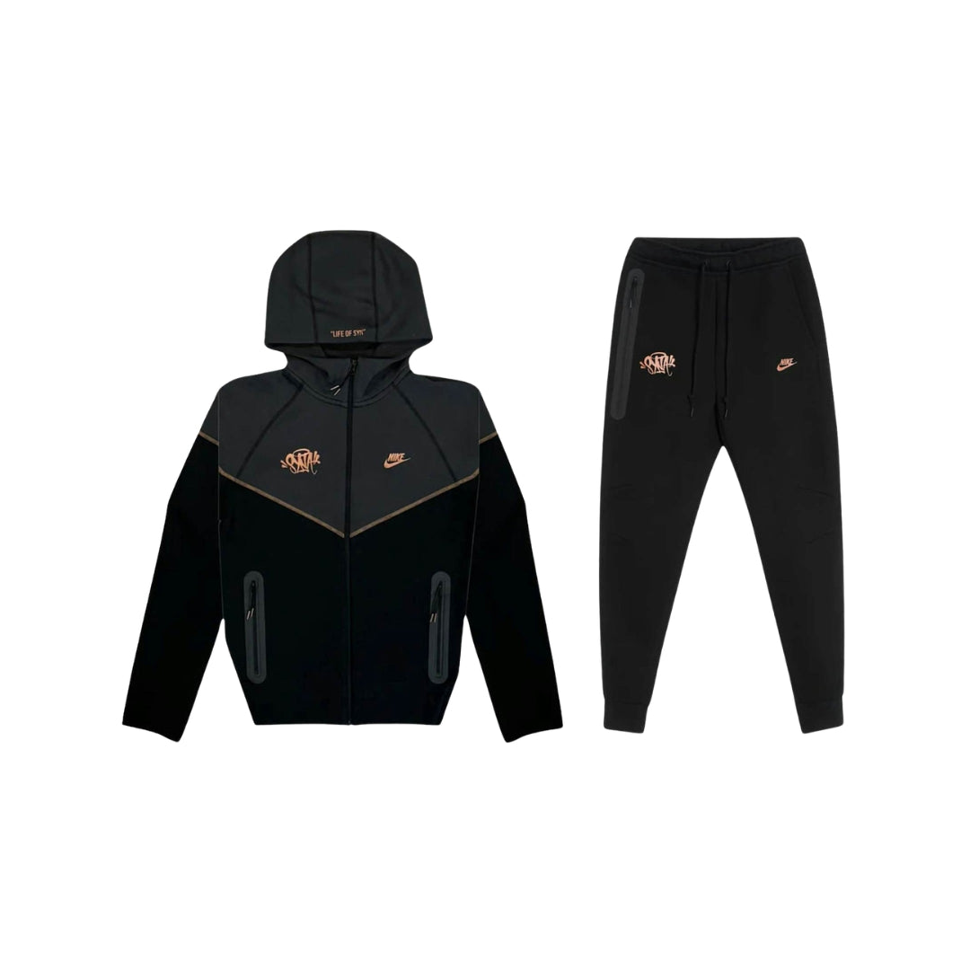 NIKE TECH FLEECE Nike x Central Cee Tech Fleece con felpa e joggers