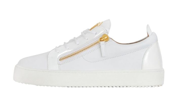 Sneakers Low With Laces