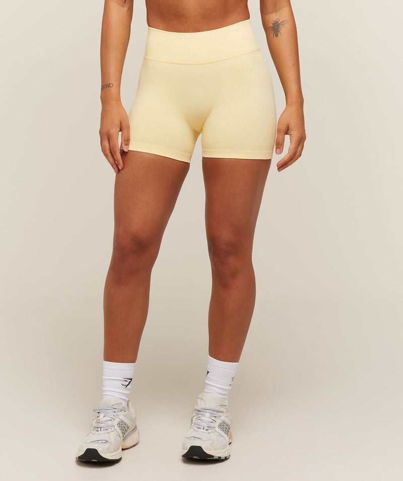 Lift Seamless 2.0 Mid-Rise Shorts – Butter Yellow — Product photo