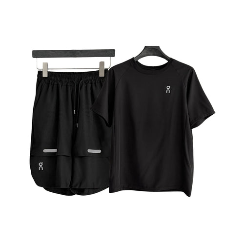 On Cloud T-Shirt A Maniche Corte E Pantaloncini Tecnici