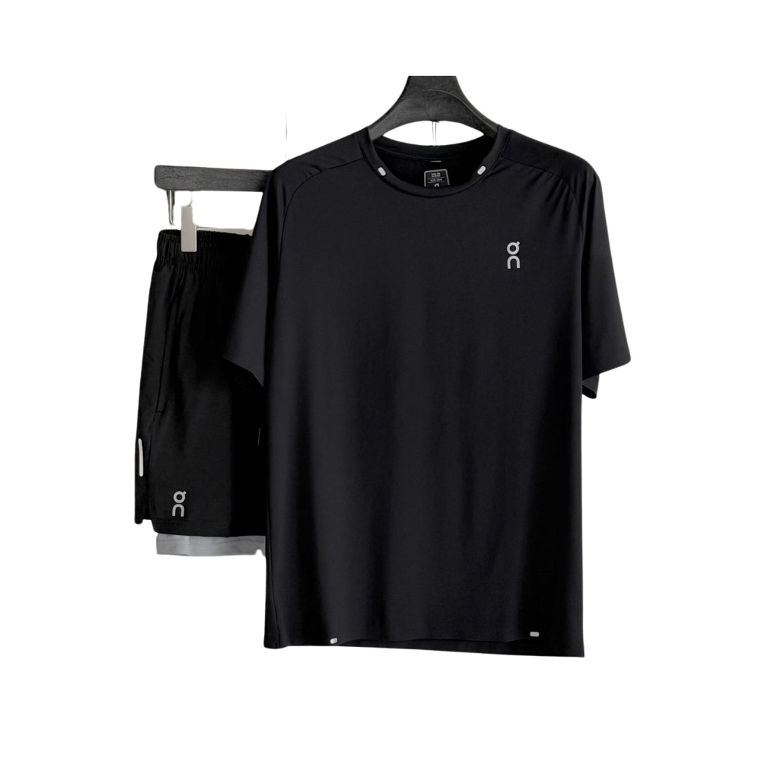On Cloud Maglia Running Core-T Con Pantaloncini Abbinati