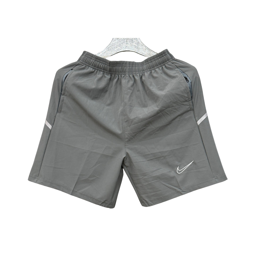 Nike Pantaloncini Da Corsa Dri-FIT Grigio Fumo