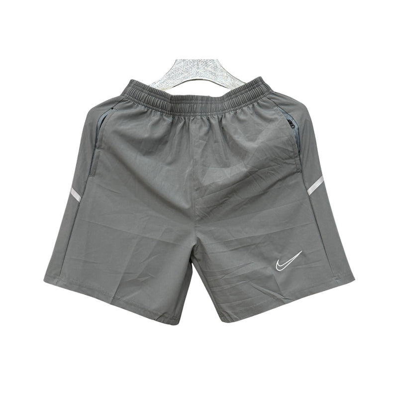 Nike Pantaloncini Da Corsa Dri-FIT Grigio Fumo